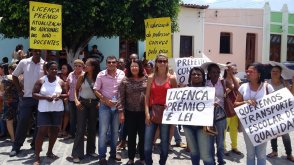 Após manifestação, trabalhadores em educação de Antônio Cardoso suspendem atividades